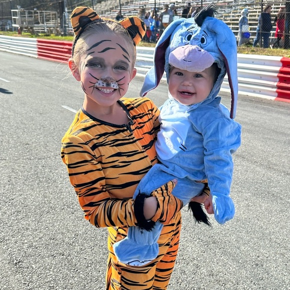 Hey Fellow Poshers! My name is Lakin, Welcome to My Closet! - Picture 6 of 6